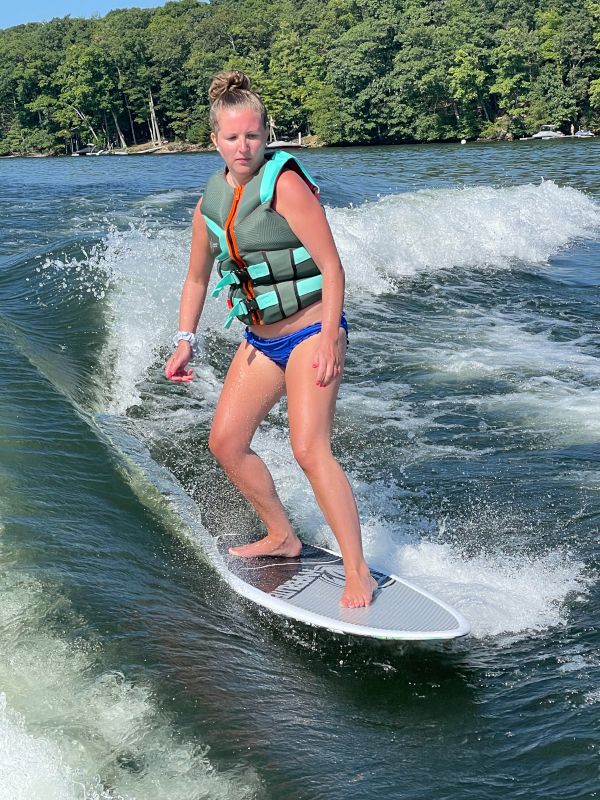 Wakesurfing